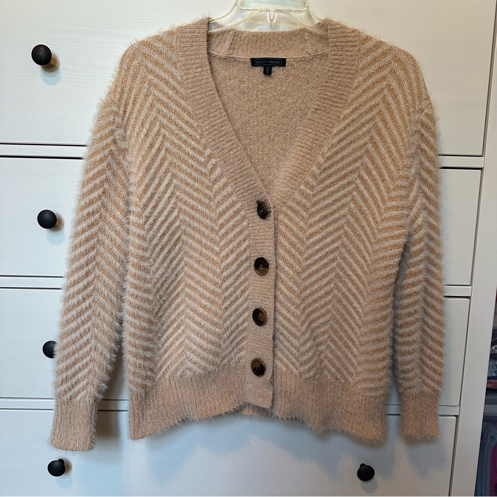 Select Trend Tan Chevron Button Up Cardigan Woman’s Size Small